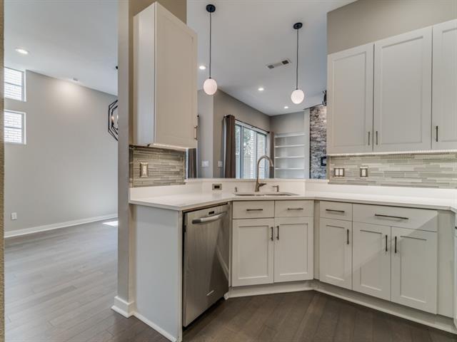 Building Photo - 3911 Wycliff Ave