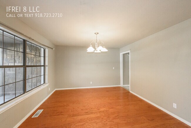 Building Photo - 7746 E 87th St