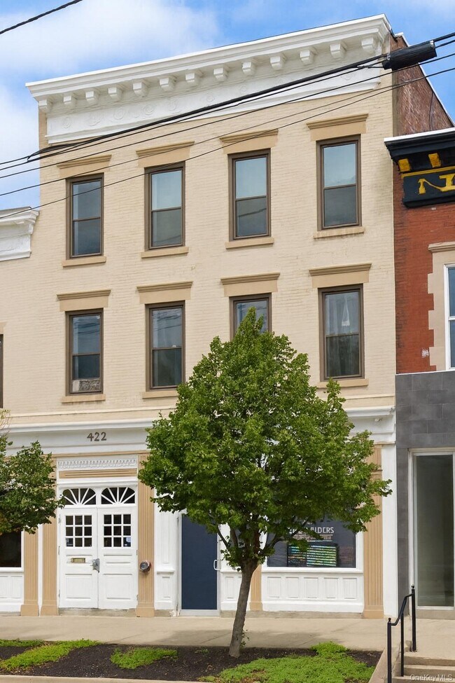 Building Photo - 422 Broadway