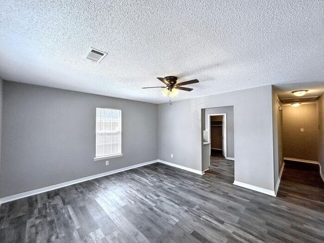 Building Photo - 2777 Caffey St