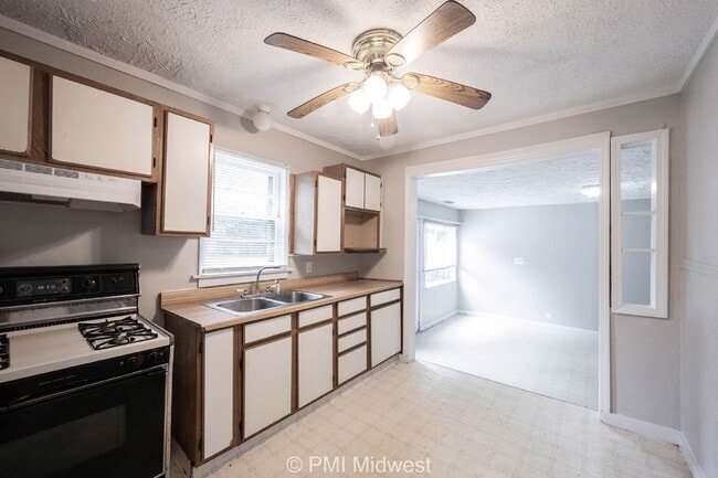 Building Photo - "Charming 3-Bedroom Home in Anderson, IN with Spacious 1136 Sq Ft Layout!"