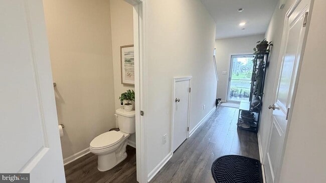 Building Photo - 20 Nelsons Wy