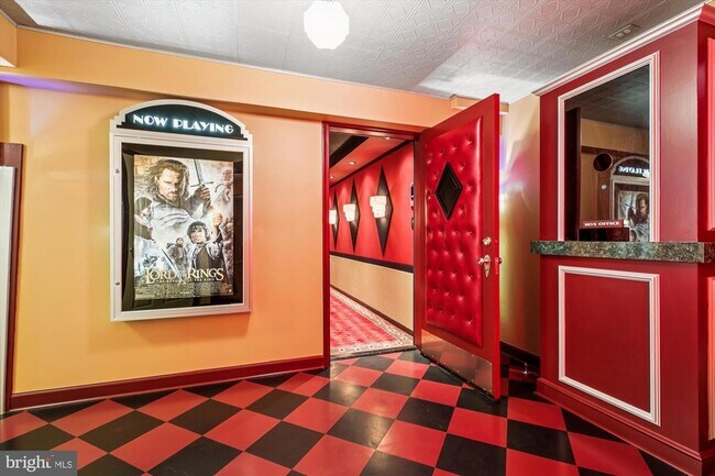 Building Photo - 9454 Newbridge Dr