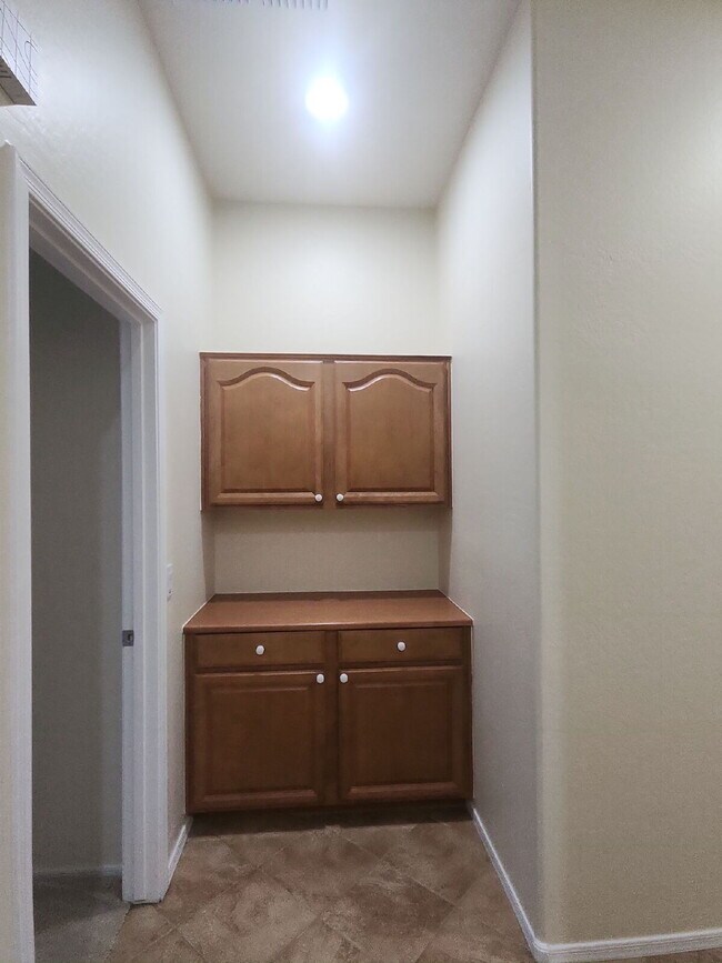 Building Photo - "Charming 3-Bed with 2 Full Baths and 2,162 Sq Ft of Comfort in Vistancia Village Peoria, AZ!"