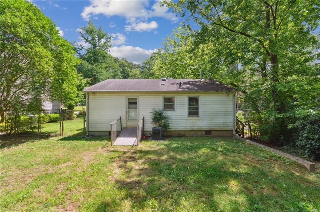 Building Photo - 1682 Bridgeport Dr NE