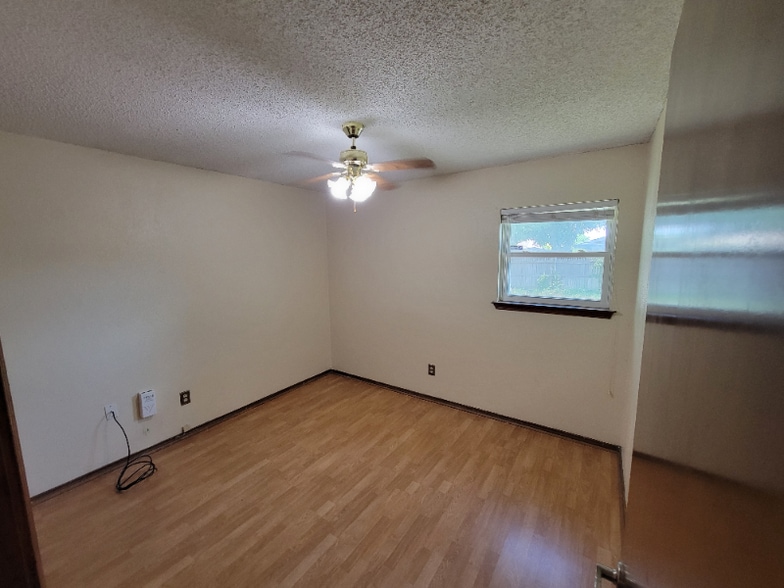 Building Photo - 68 Hunsley Rd