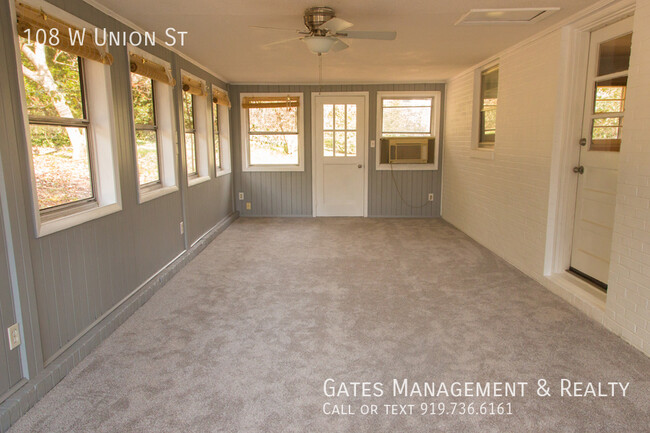 Building Photo - **FIRST MONTH $400 RENT REDUCTION**Home in...