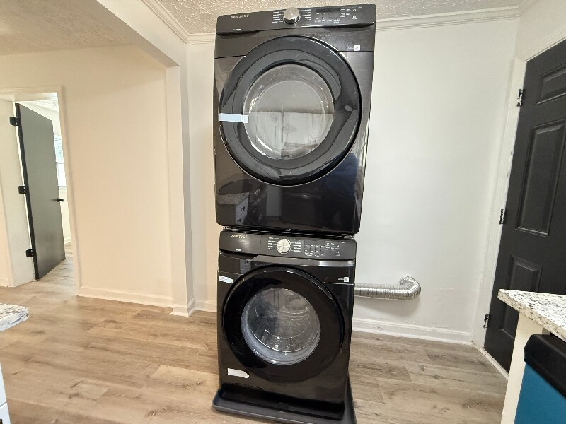 Building Photo - 2160 Dowdell Dr