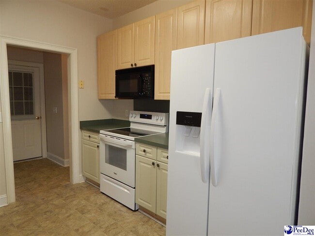 Building Photo - 2109 Elderberry Dr