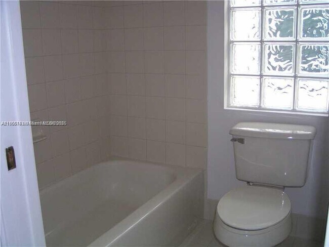 Building Photo - 1309 Alicante Ct