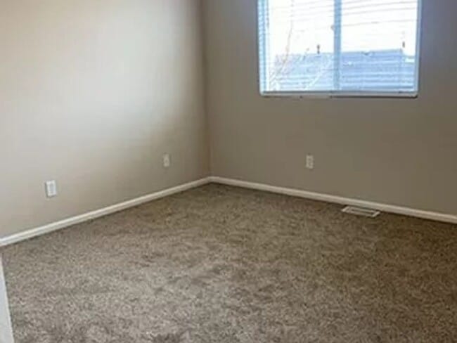 Building Photo - 2280 Pinyon Jay Dr