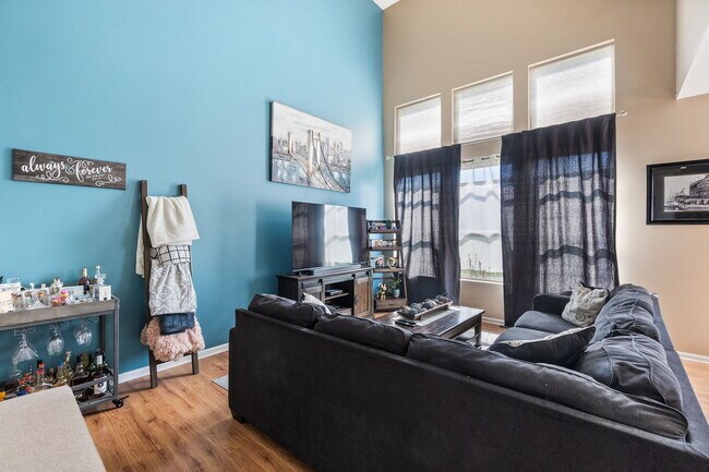 Building Photo - 1017 Montego Bay Ct