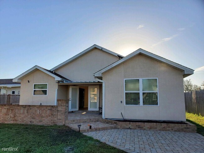 Building Photo - 3 br, 2 bath House - 4009 Valencia Ct