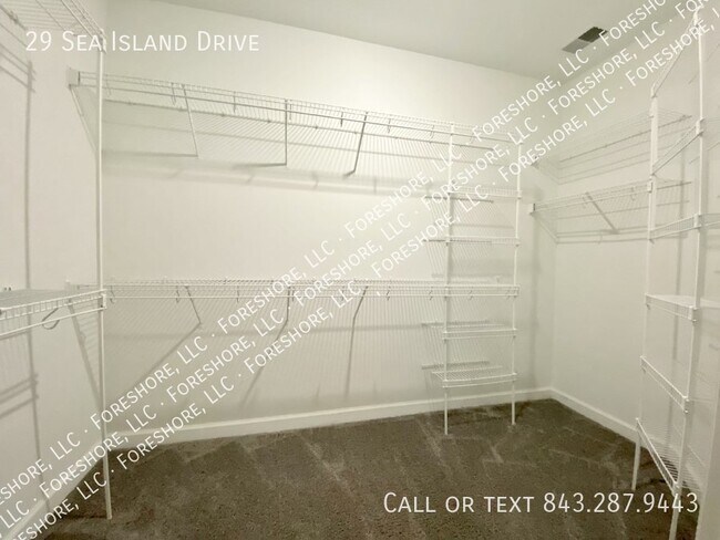 Building Photo - 4-Bedroom Home with Loft and Office for Re...