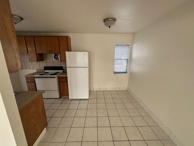 Building Photo - 4p6318