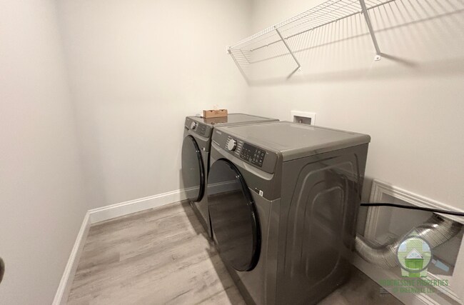 Building Photo - 8043 Gladeside Wy