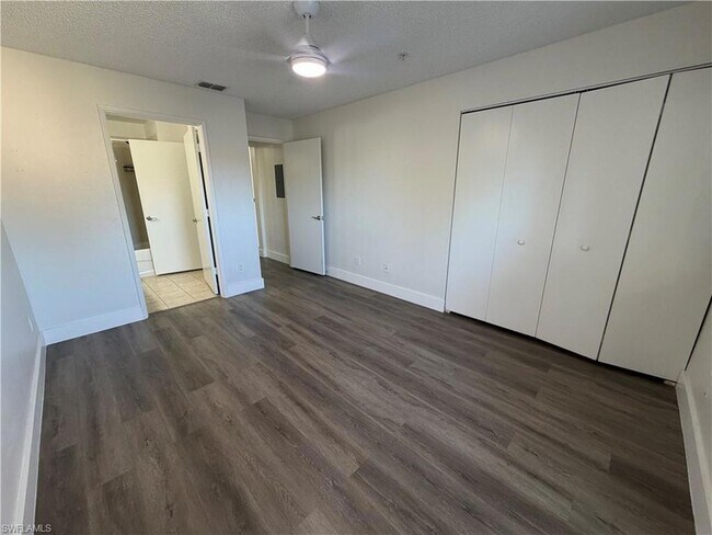 Building Photo - 8275 Ibis Club Dr