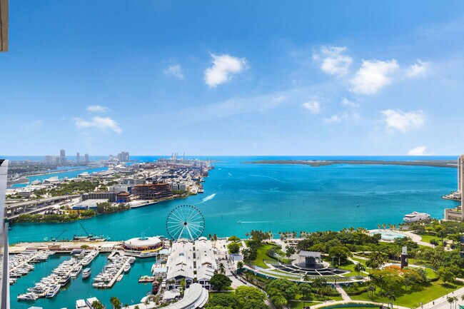 Building Photo - 398 NE 5th St