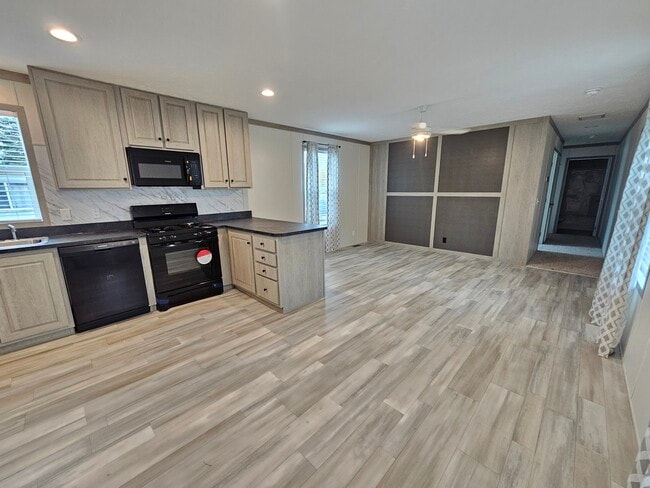 Building Photo - 46000 Geddes Rd