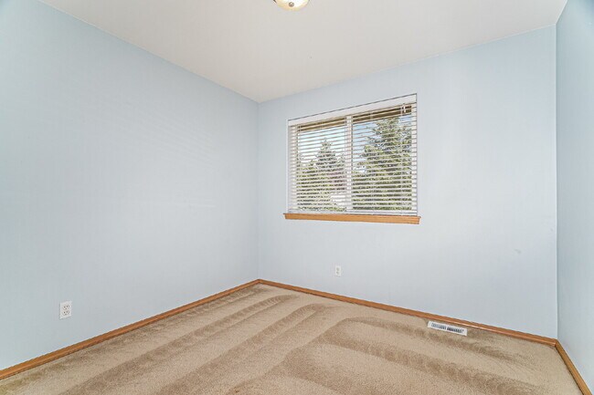 Building Photo - **Beautiful 4 Bedroom Home in Prime Bothell Location!** Available NOW for RENT