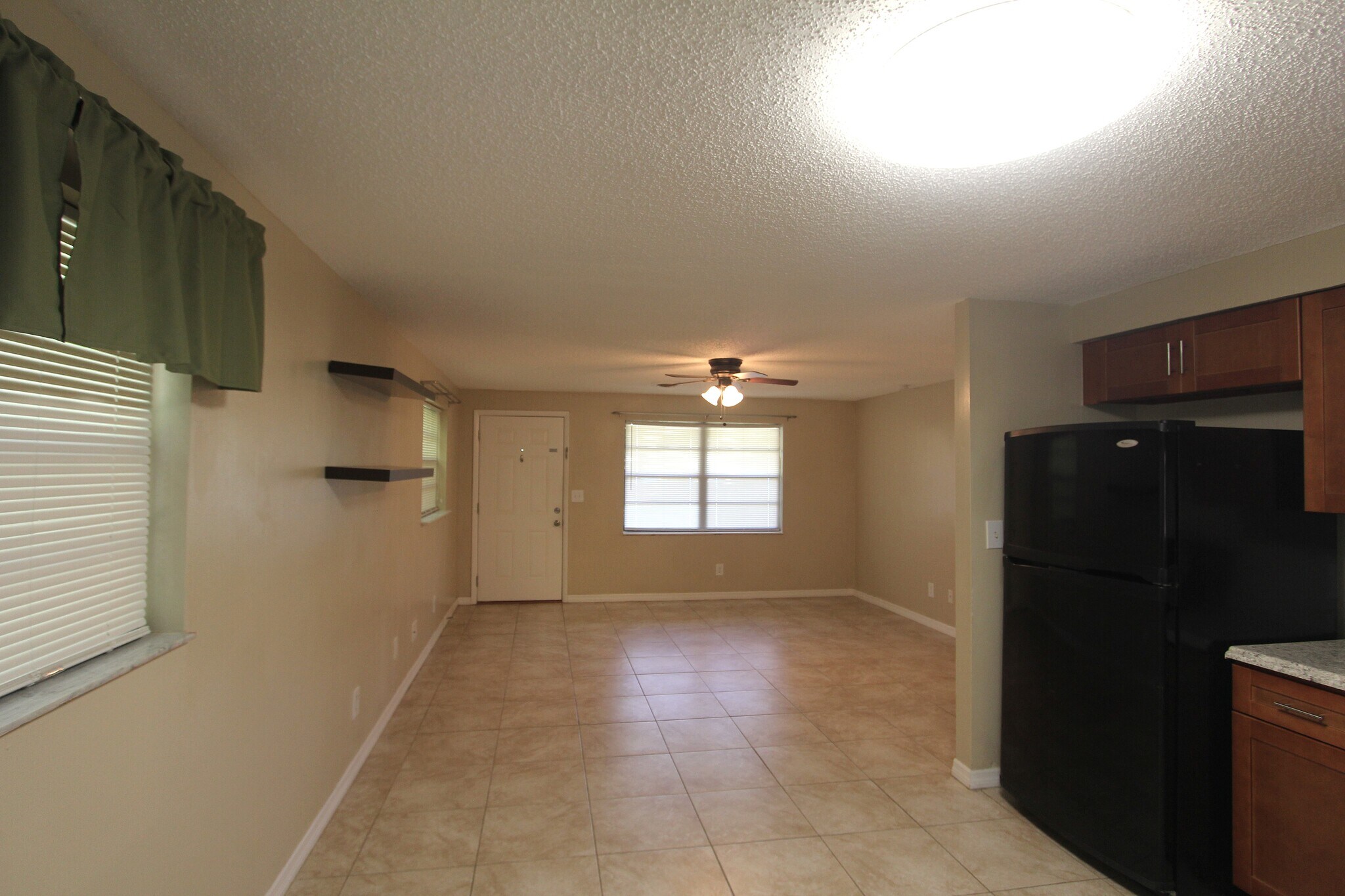 Building Photo - 38942 9th Ave