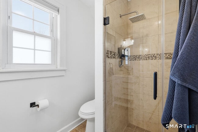 Building Photo - 82 Miller Ave