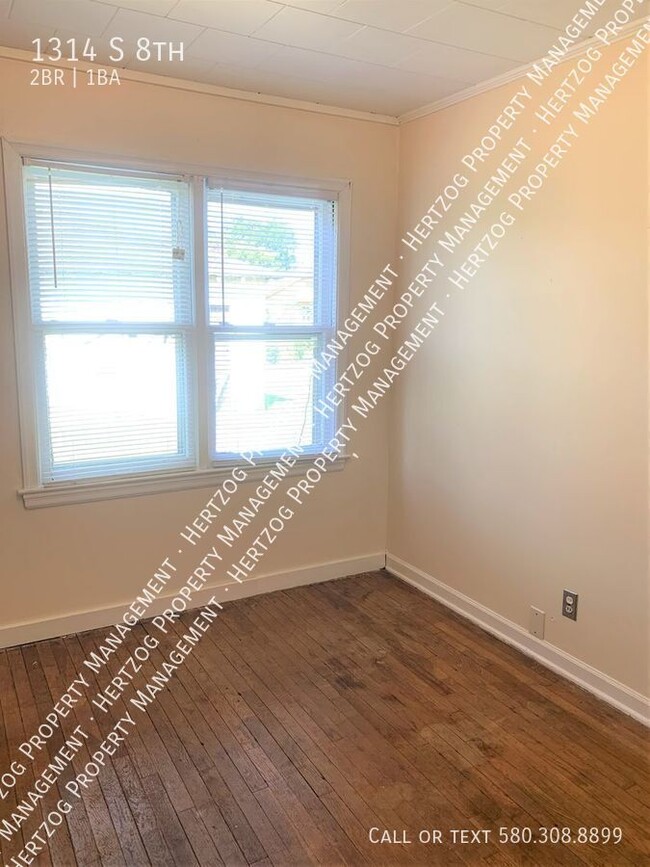 Building Photo - 1314 S 8th-