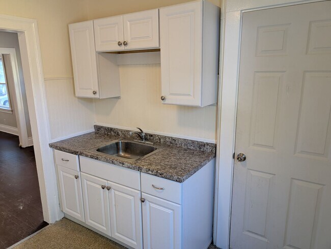 Building Photo - 114-116 Depew St