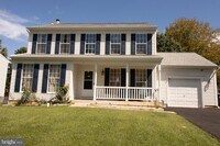 Building Photo - 4 Fieldstone Ct