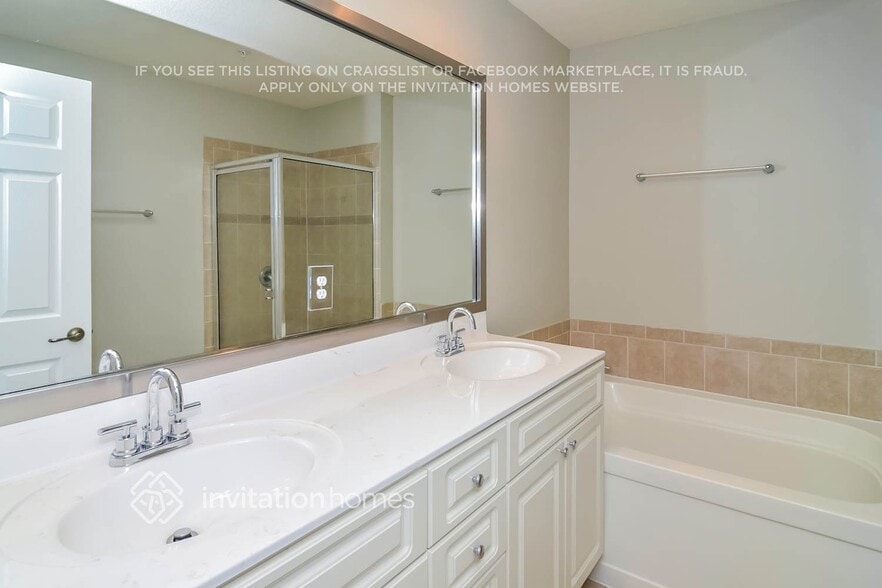 Building Photo - 5030 SW 126th Ave