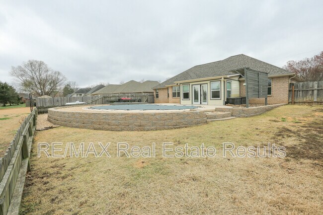 Building Photo - 57 Taylor Dr