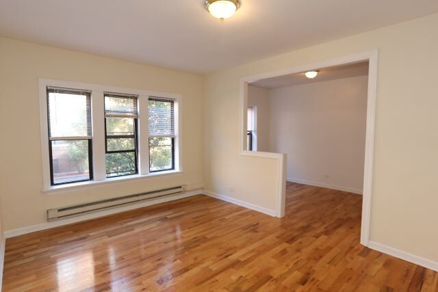 Building Photo - 627 W Cornelia Ave