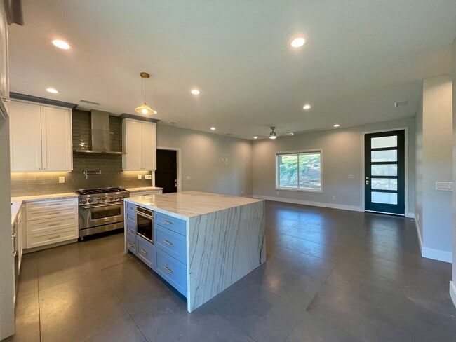 Building Photo - Gorgeous Home In Blossom Valley Home with ...