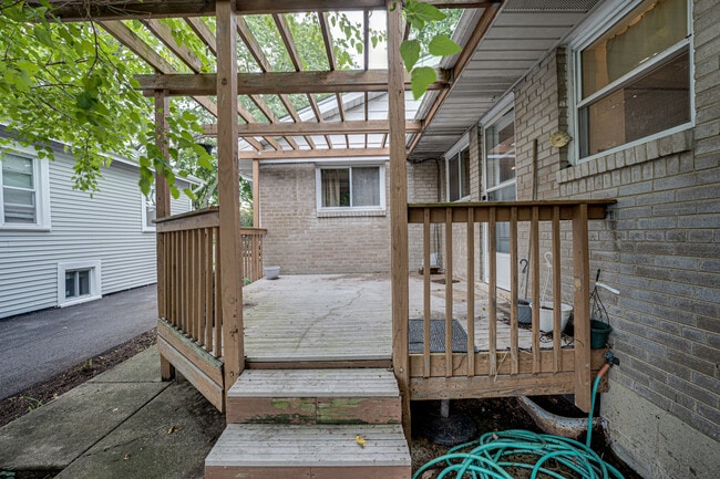 Building Photo - 1127 Santa Rosa Ave