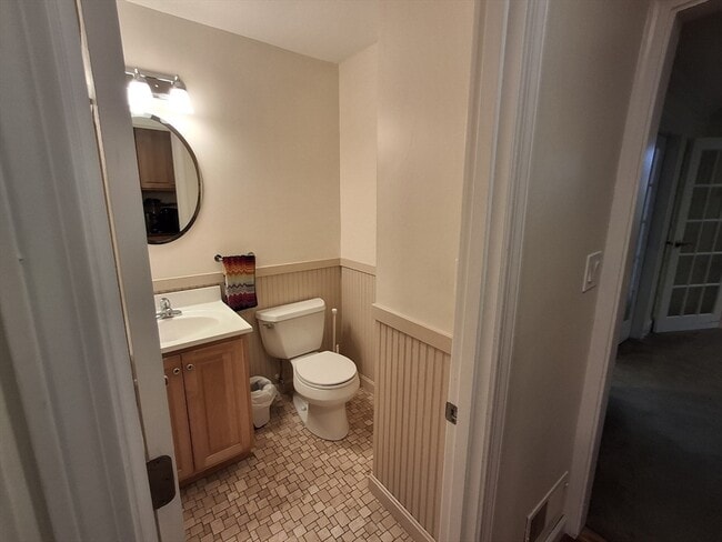 Building Photo - 6 Rockwood Ln
