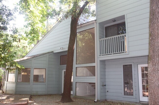 Building Photo - 3126 E Lake Cres Dr