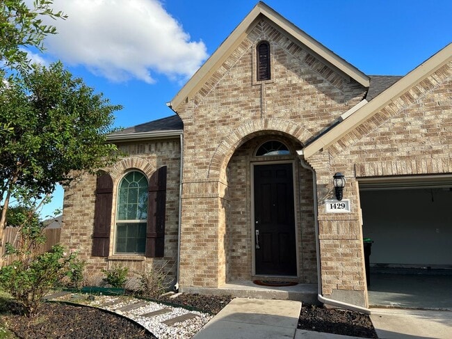 Building Photo - 1429 Freesia Dr