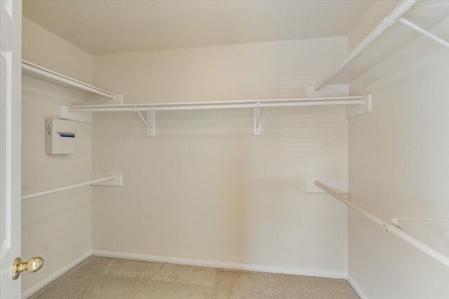 Building Photo - 2618 Oxhill Ct