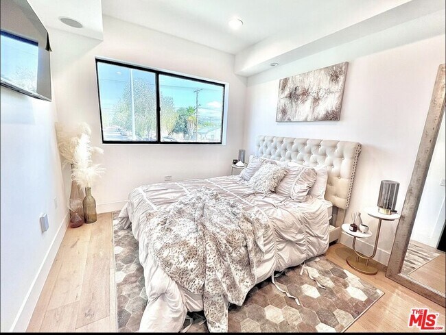 Building Photo - 11326 Victory Blvd