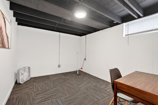 Building Photo - 3831 Brown Rd