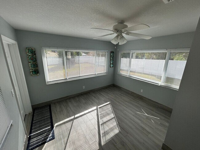 Building Photo - 21570 SW Raintree St
