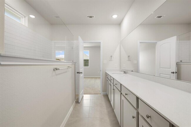 Building Photo - 113 Coleto Tr