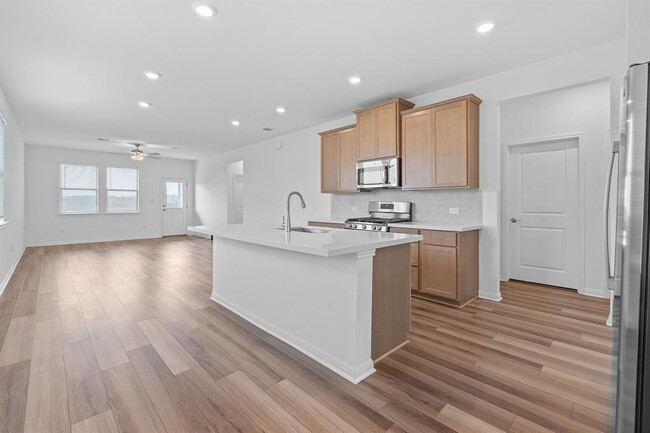 Building Photo - 202 Lime St