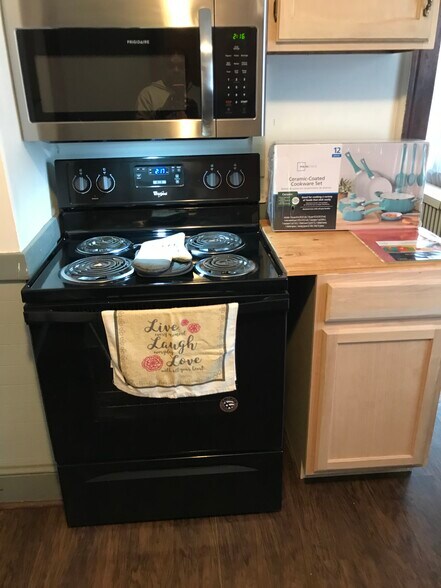 New stove -cabinet - 89 View St