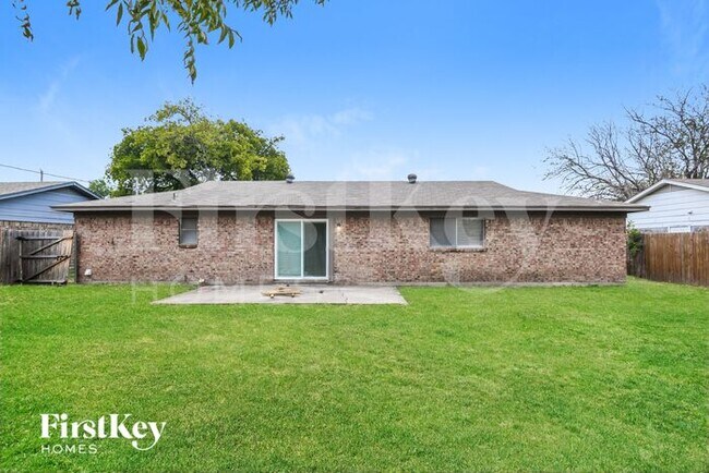 Building Photo - 918 Kerry St