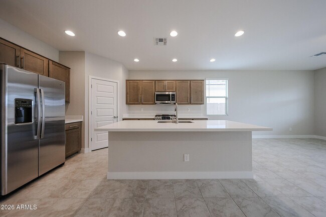 Building Photo - 26122 N 170th Ave