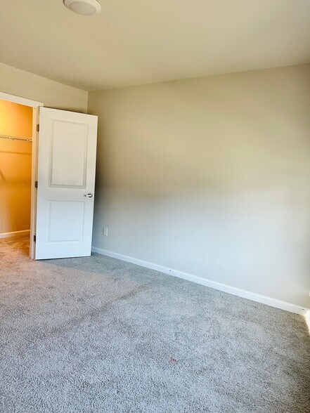 Building Photo - 5274 Sophia Downs Ct