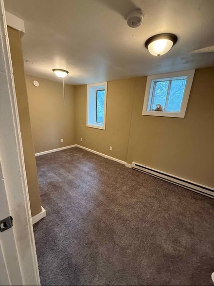 Building Photo - 1095 4th St E