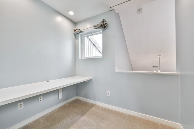 Building Photo - 2716 Chenevert St