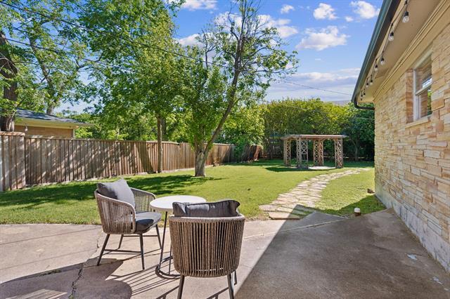 Building Photo - 3605 Jeanette Dr